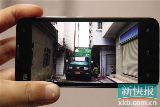 吳師傅的貨車被迫停留在現(xiàn)場(chǎng)幾天。