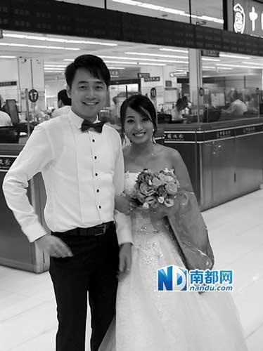 新娘穿婚紗出境 邊檢給新人開“幸福通道”(圖) 新娘穿婚紗出境 邊檢給新人開“幸福通道”(圖)