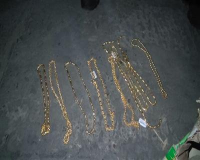 被搶金飾被警方起獲。