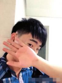 事發(fā)前，小曾發(fā)出一張剛剛剪完短發(fā)的照片。