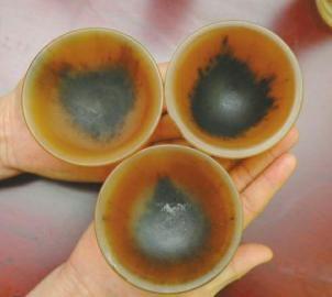 要價(jià)20萬(wàn)元的犀牛角碗。