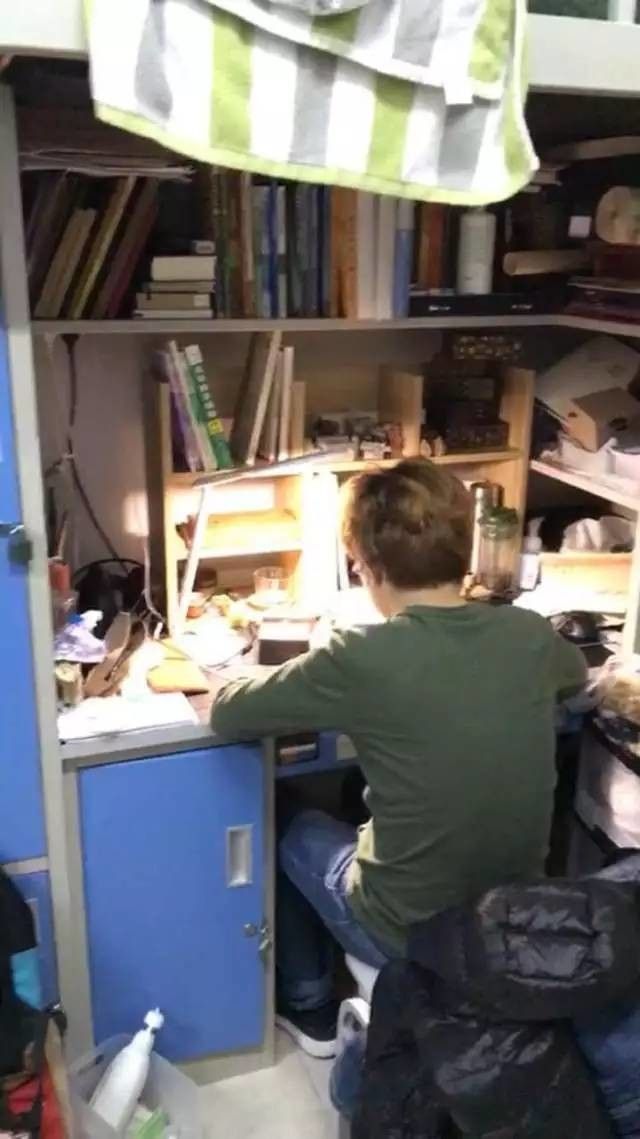 這個(gè)學(xué)校的男生宿舍火了！女同學(xué)都喊著要嫁