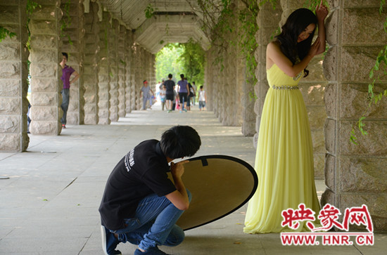 “愛(ài)在濟(jì)源市 情定小浪底”婚紗攝影季開(kāi)幕