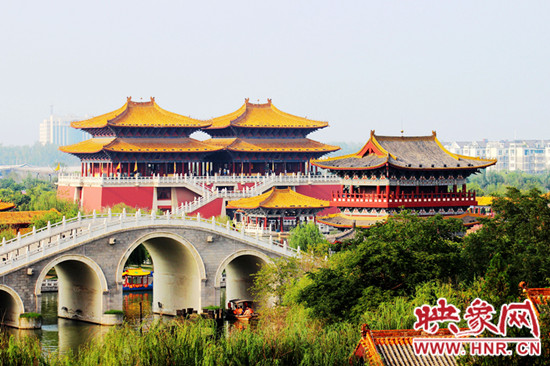 美不勝收 爬山、游園、賞奇觀（組圖）