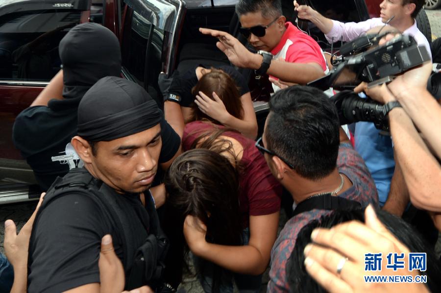 在馬來(lái)西亞拍裸照的西方游客認(rèn)罪 在馬來(lái)西亞拍裸照的西方游客認(rèn)罪