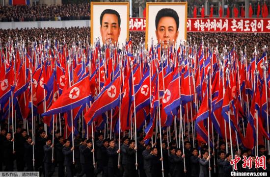 4月20日，包括軍人、公務(wù)員與平壤市民在內(nèi)的朝鮮各界民眾在金日成廣場集會，譴責(zé)并發(fā)誓要“消滅”韓國李