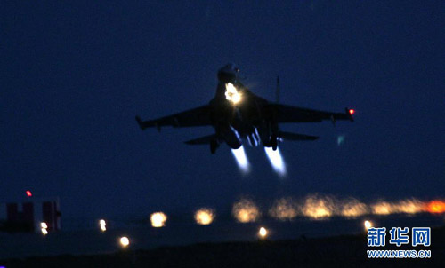 中國(guó)空軍在西北戈壁展開(kāi)多機(jī)種聯(lián)合夜間對(duì)抗 中國(guó)空軍在西北戈壁展開(kāi)多機(jī)種聯(lián)合夜間對(duì)抗