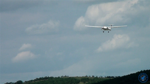 “雷鳥”(LN60F)空中巡航 “雷鳥”(LN60F)空中巡航