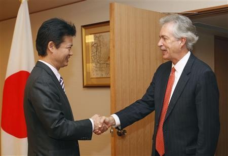 10月15日上午，日本外相玄葉光一郎與到訪的美國常務(wù)助理國務(wù)卿伯恩斯在日外務(wù)省舉行了會談。