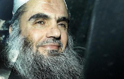 激進(jìn)伊斯蘭教教士阿布·卡塔達(dá)被視為“基地組織歐洲最高頭目”(資料圖) 激進(jìn)伊斯蘭教教士阿布·卡塔達(dá)被視為“基地組織歐洲最高頭目”(資料圖)