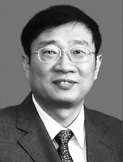 殲-15飛機(jī)研制現(xiàn)場總指揮羅陽，因突發(fā)急性心梗殉職，享年51歲