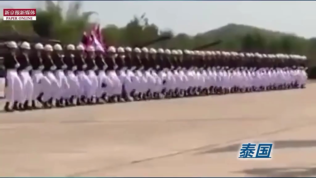 那些年摩托、樹(shù)人、斧頭兵上演的有趣閱兵式