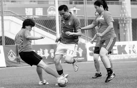 因?yàn)樯眢w條件受限，女足幫只能走技術(shù)流路線(xiàn)