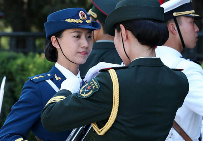 女儀仗兵,這才是2014年真正的女神！