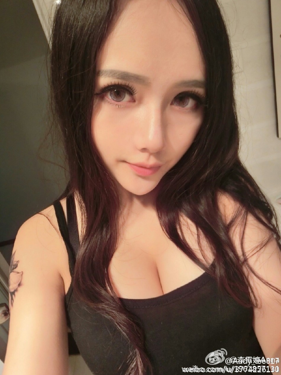 湖大21歲?；ㄇ巴购舐N無(wú)懼走光